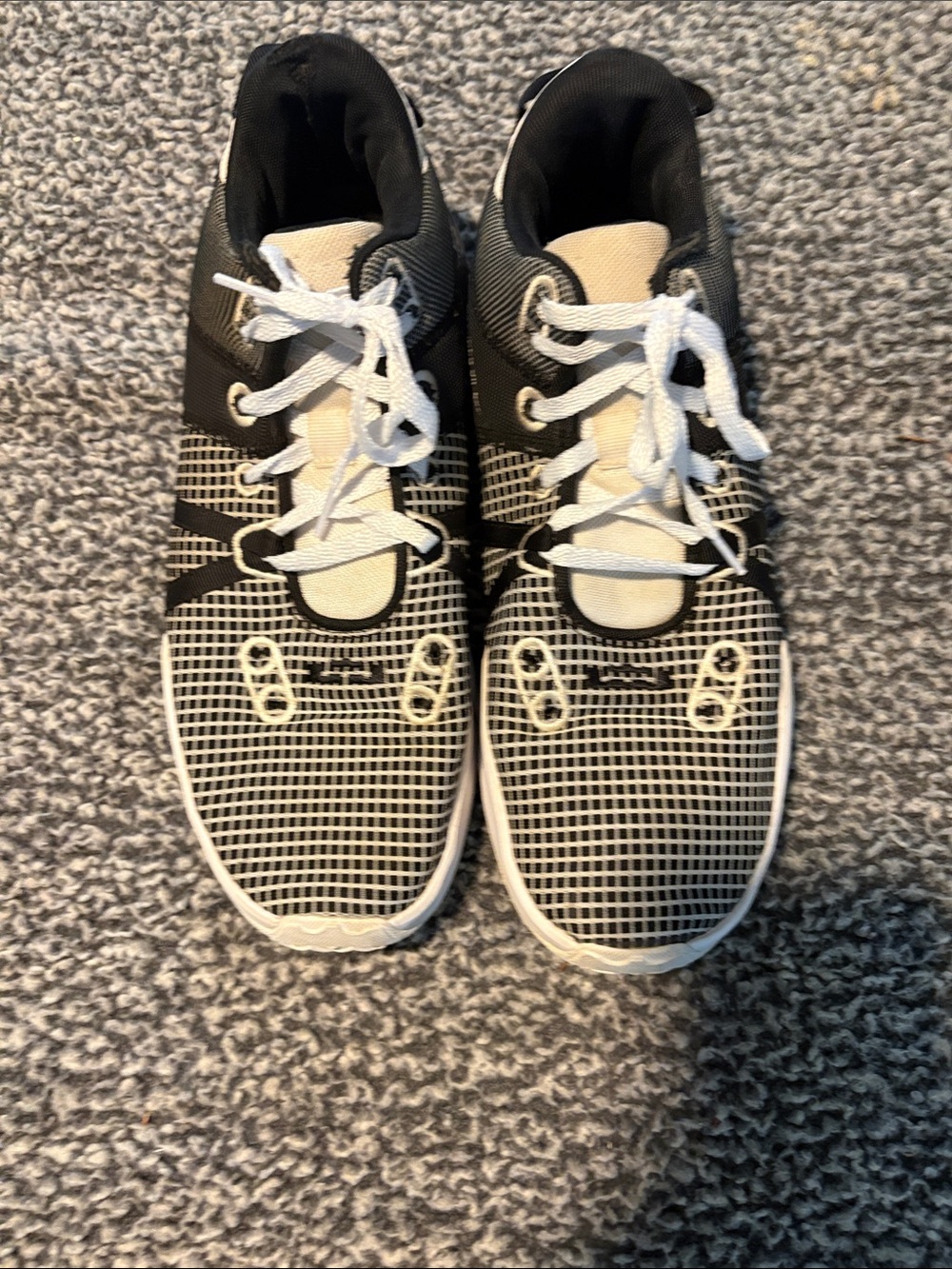 Nike Men’s size 14 LeBron Witness 7 Basketball Shoes White/Black great Condition